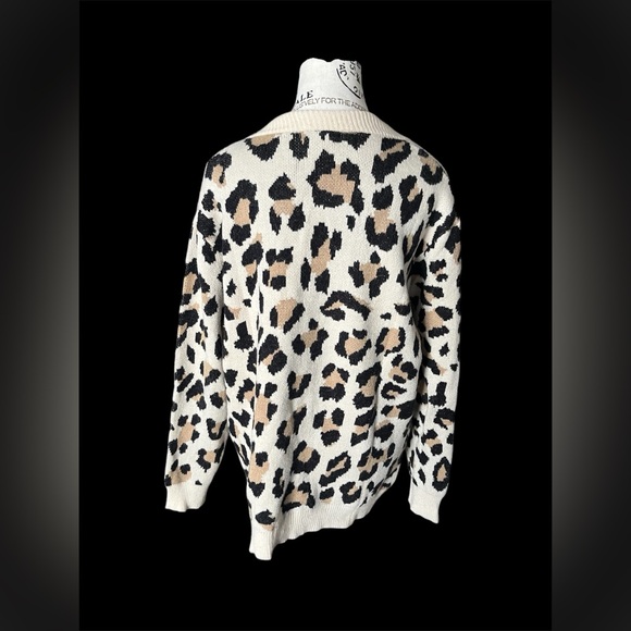 Entro Sweater - Picture 2 of 4